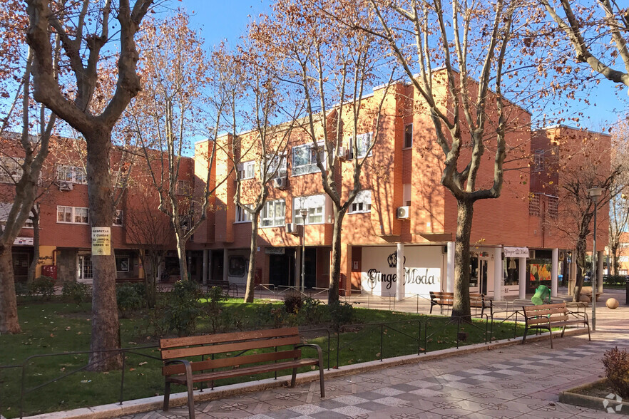 Plaza de Blas de Otero, 1, Rivas-Vaciamadrid, Madrid à louer - Photo de l’immeuble – Image 2 sur 2
