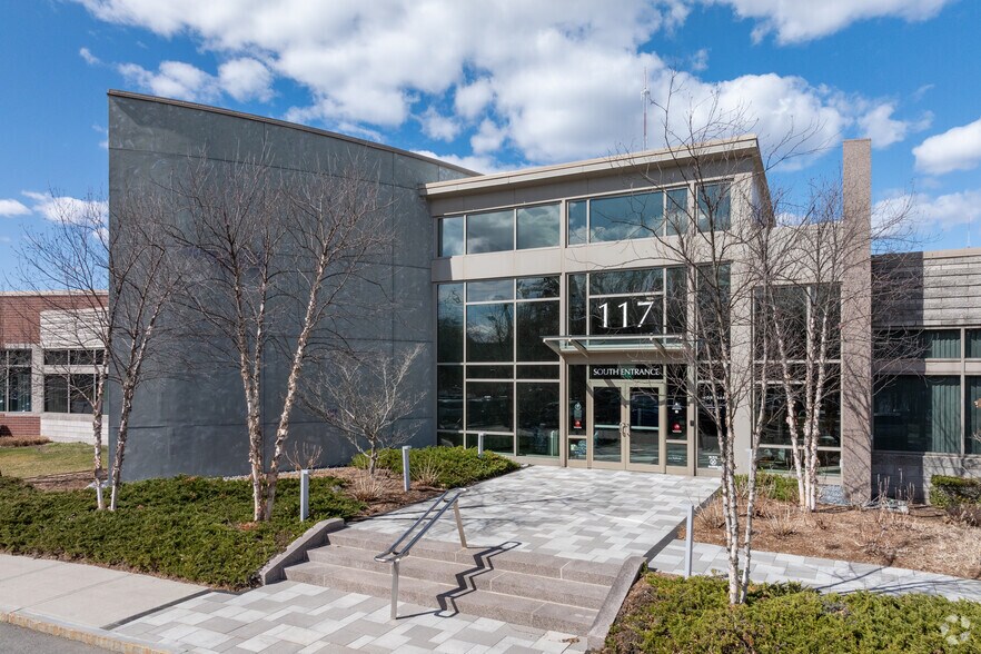 117 Kendrick St, Needham, MA à louer - Photo de l’immeuble – Image 2 sur 5