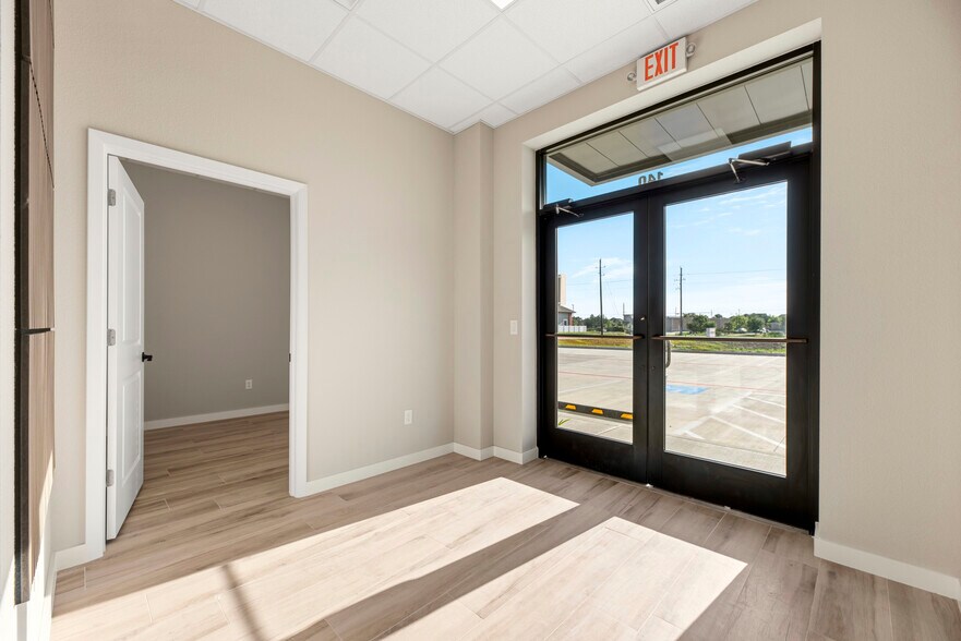 17985 Shaw Rd, Cypress, TX à vendre - Photo de l’immeuble – Image 3 sur 7