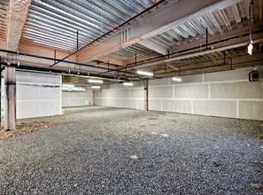 1122 Frankford Ave, Philadelphia, PA à louer Photo intérieure– Image 2 sur 2