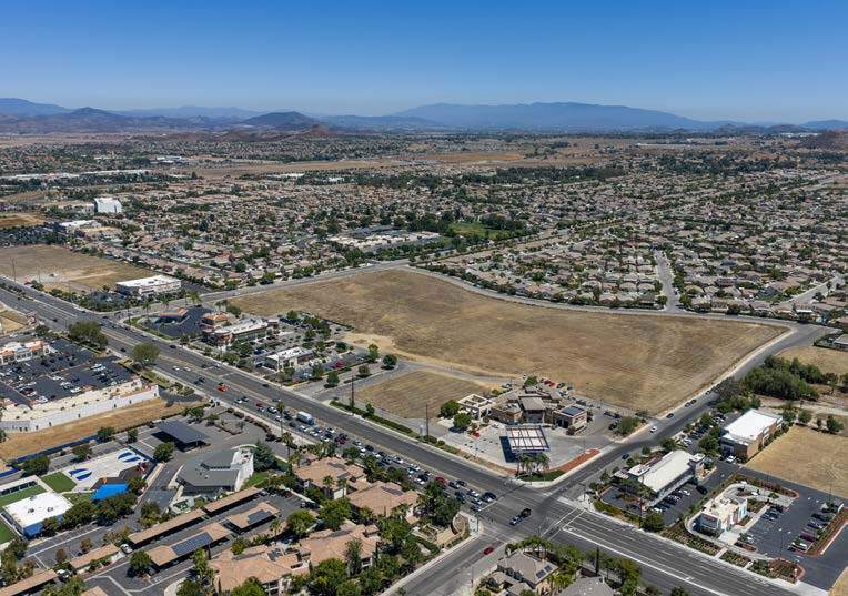 Newport Rd, Menifee, CA à louer - Autre – Image 2 sur 6