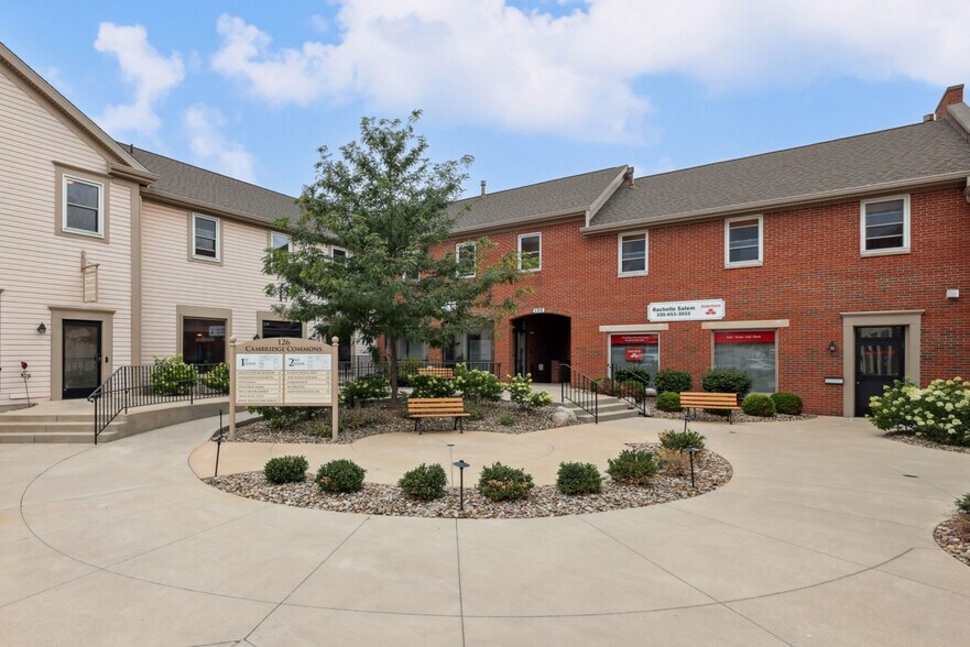 126 W Streetsboro St, Hudson, OH à vendre - Photo de l’immeuble – Image 2 sur 20