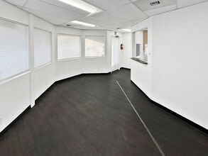 26234-26238 Pacific Hwy S, Kent, WA à vendre Photo intérieure– Image 2 sur 4