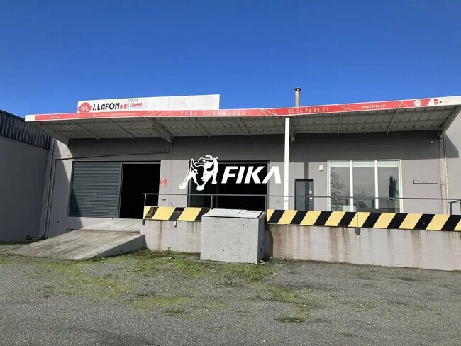 Plus de détails pour Local d'activités à louer