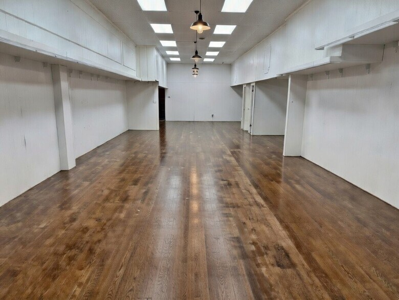 132 S Main St, Crown Point, IN à louer - Photo de l’immeuble – Image 2 sur 13