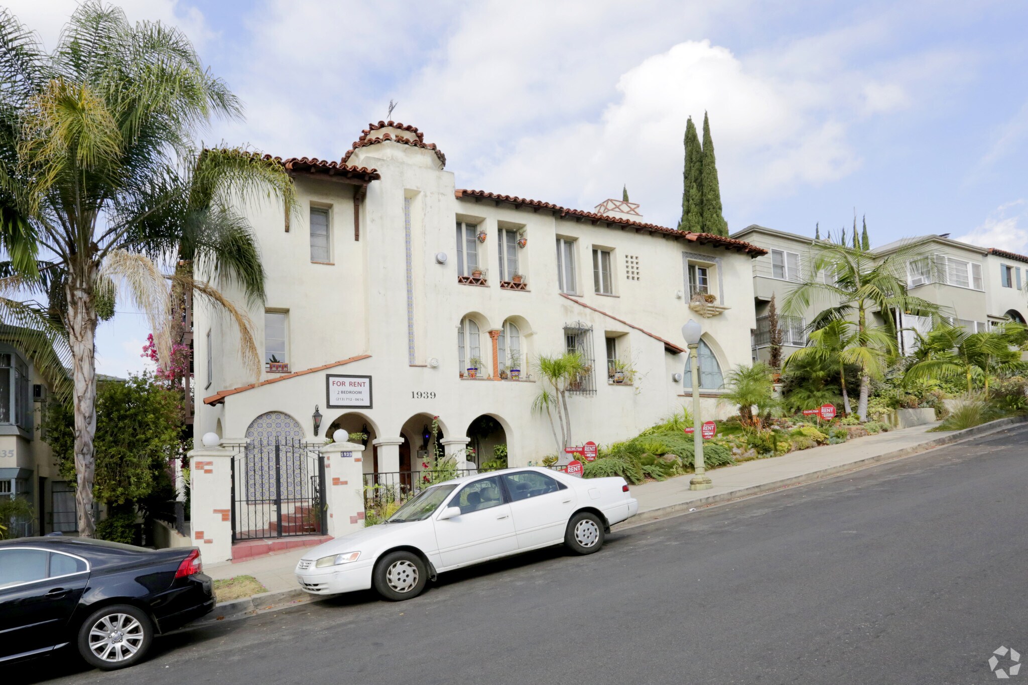 1939 N Kenmore Ave, Los Angeles, CA à vendre Photo de l’immeuble– Image 1 sur 24