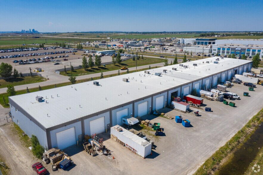 240040 Frontier Pl SE, Rocky View No 44, AB à vendre - Photo de l’immeuble – Image 3 sur 4