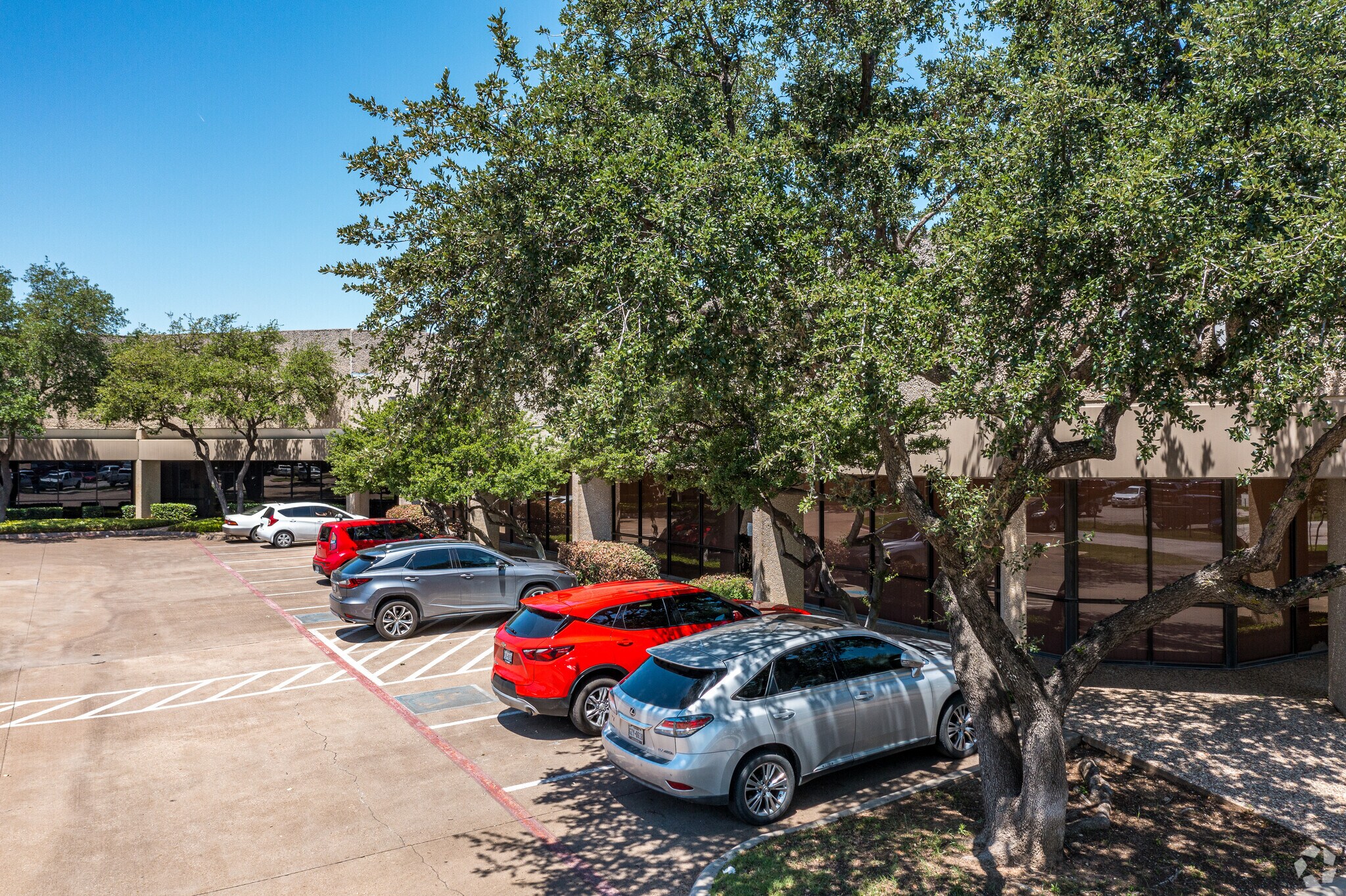 2025 Royal Ln, Dallas, TX à louer Photo principale– Image 1 sur 7