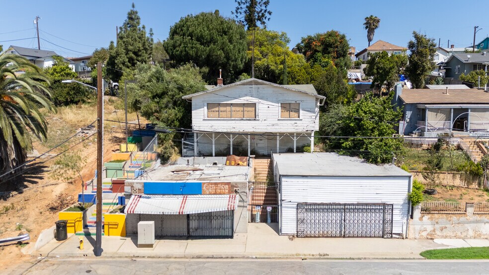 3303 Floral Dr, Los Angeles, CA à vendre - Photo de l’immeuble – Image 3 sur 32