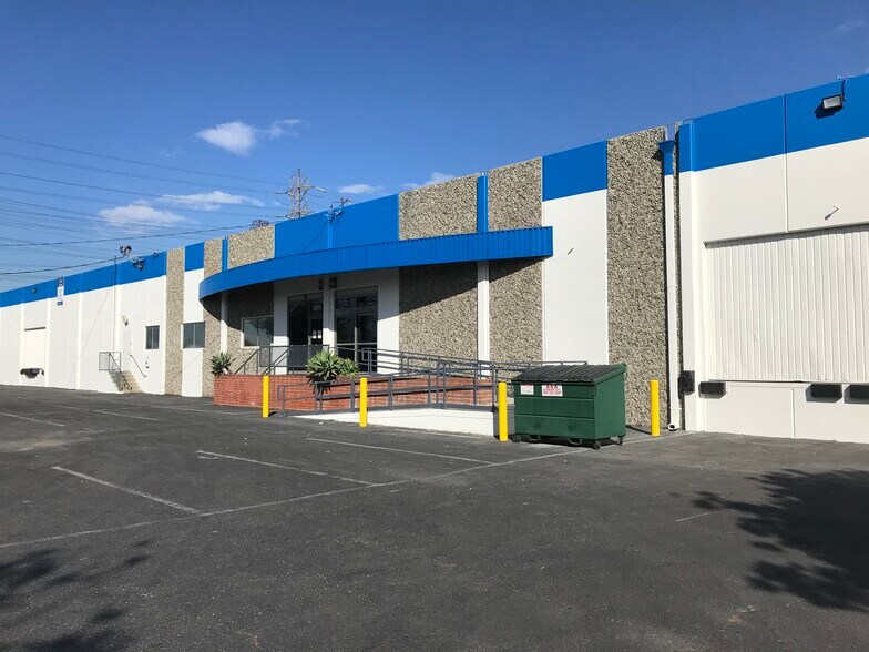 6371 Randolph St, Commerce, CA à louer - Photo de l’immeuble – Image 3 sur 3