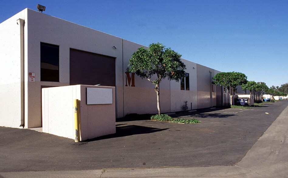 12350 Montague St, Pacoima, CA à louer - Photo de l’immeuble – Image 2 sur 8