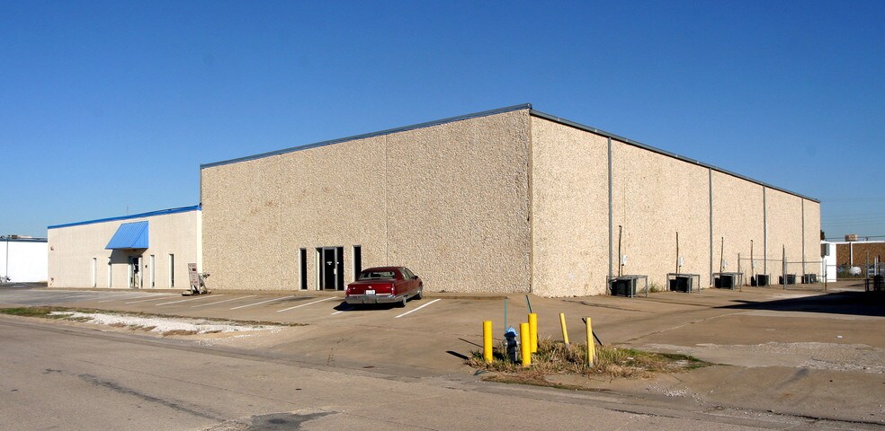 3817 Dividend Dr, Garland, TX à vendre - Photo de l’immeuble – Image 2 sur 8