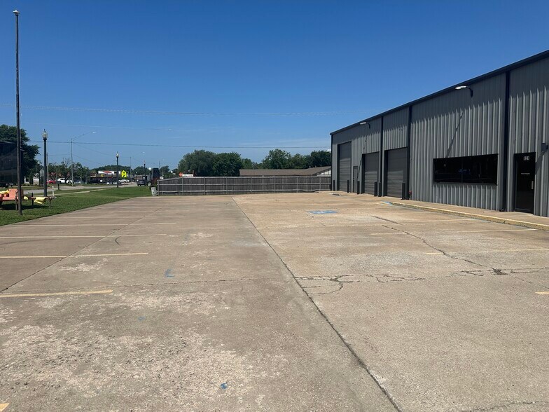 821 E 141st St, Glenpool, OK à vendre - Photo de l’immeuble – Image 3 sur 20