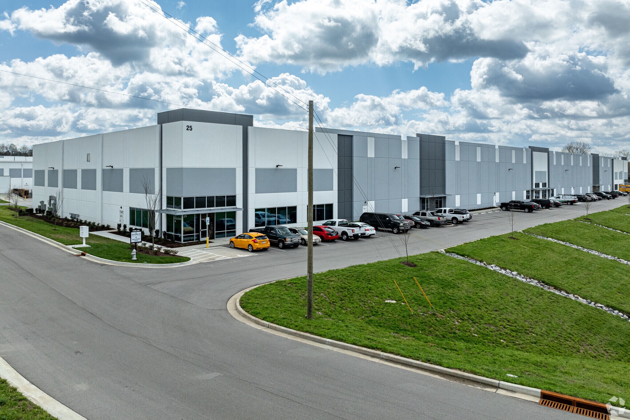 25 Genesco Pky, Lebanon, TN à louer Photo principale– Image 1 sur 8