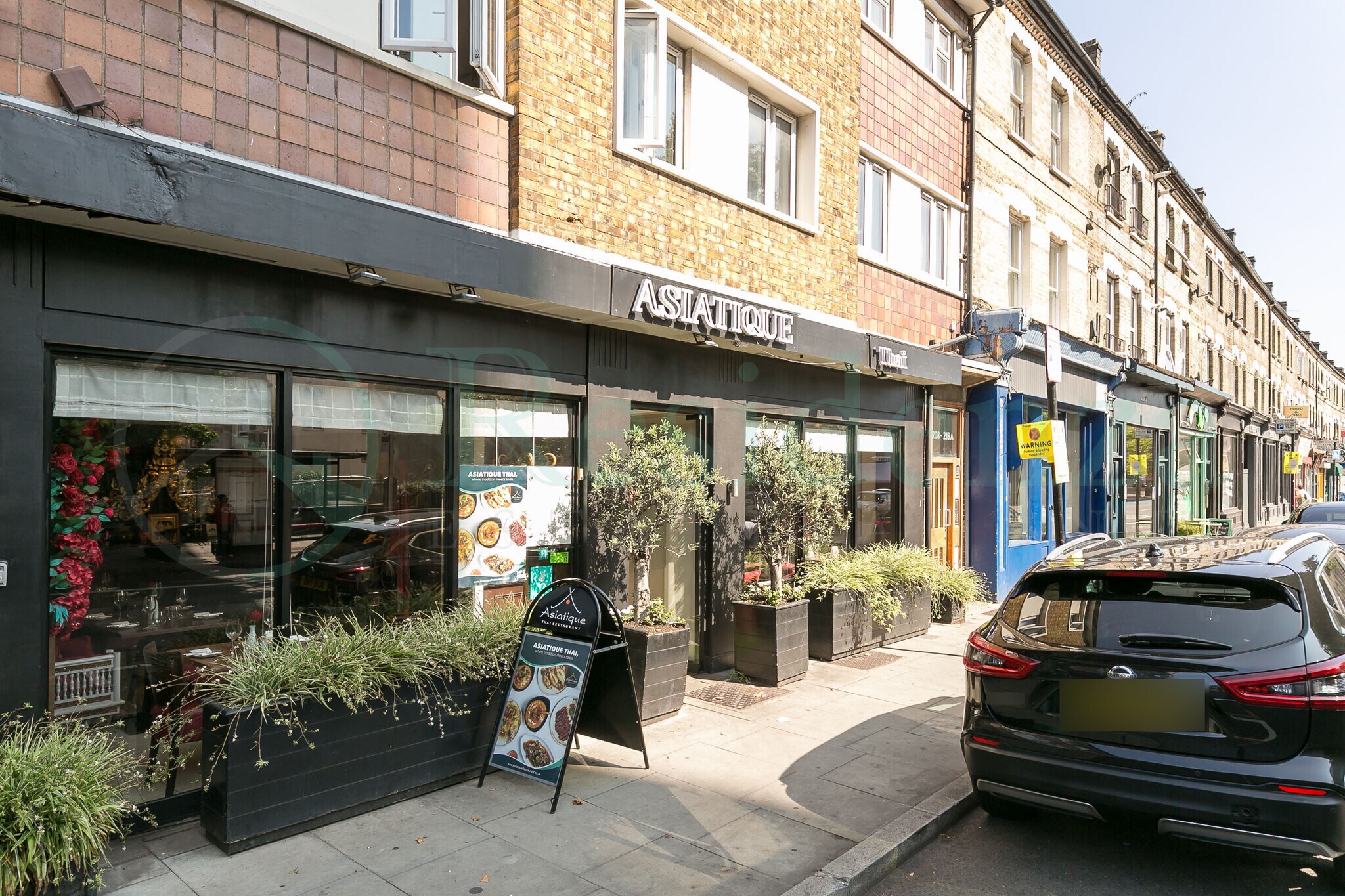 208-210 Battersea Park Rd, Londres à louer Photo de l’immeuble– Image 1 sur 10