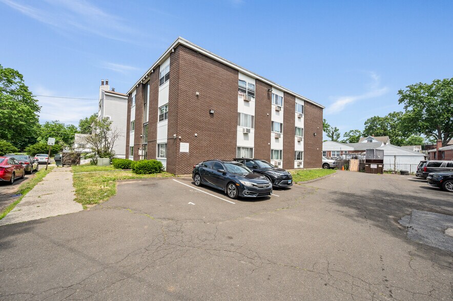 25 St Stephen St, Bridgeport, Ct, Bridgeport, CT à vendre - Photo de l’immeuble – Image 1 sur 10