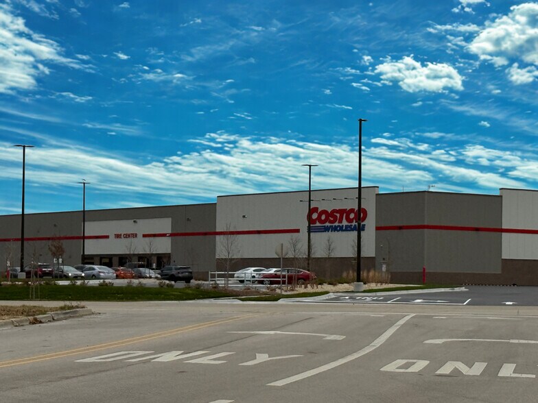 721 Crimson Ln, Yorkville, IL à vendre - Photo de l’immeuble – Image 3 sur 55