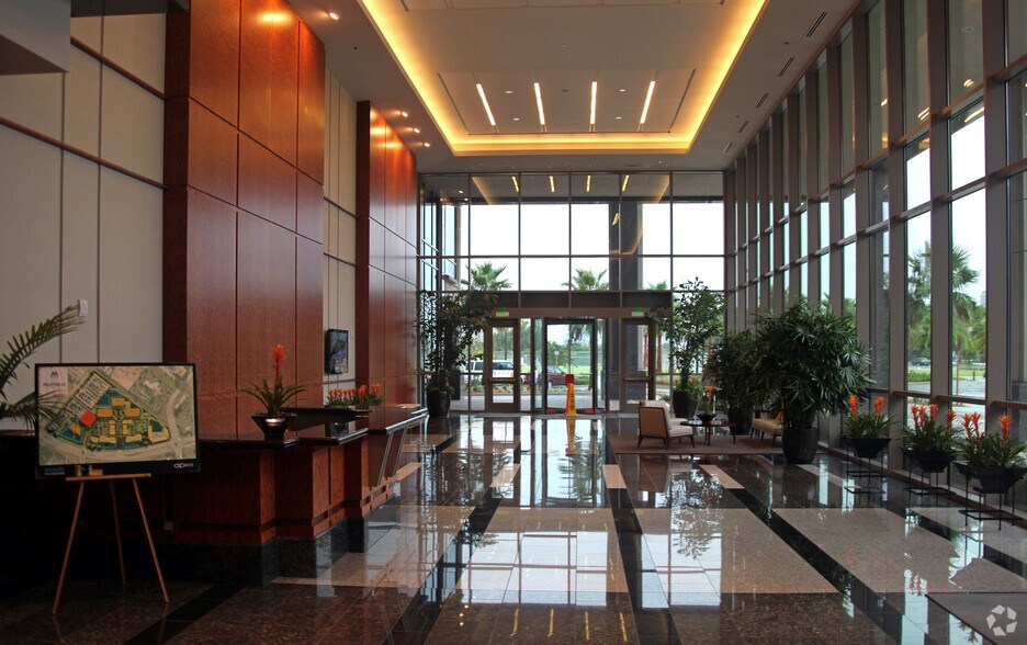 4030 W Boy Scout Blvd, Tampa, FL à louer - Hall d’entrée – Image 3 sur 19