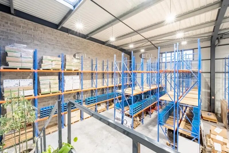 Local d'activités dans Plaisir à vendre - Photo intérieure – Image 2 sur 8