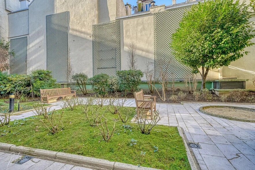 Bureau dans Paris à vendre - Photo de l’immeuble – Image 2 sur 13