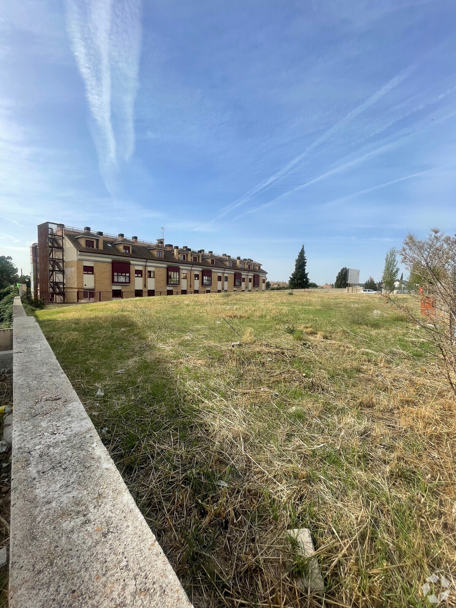 Terrain dans Serranillos del Valle, Madrid à vendre Photo principale– Image 1 sur 4