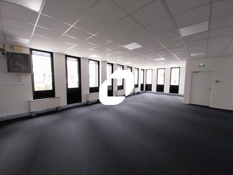 Bureau dans Grenoble à louer - Photo intérieure – Image 2 sur 8