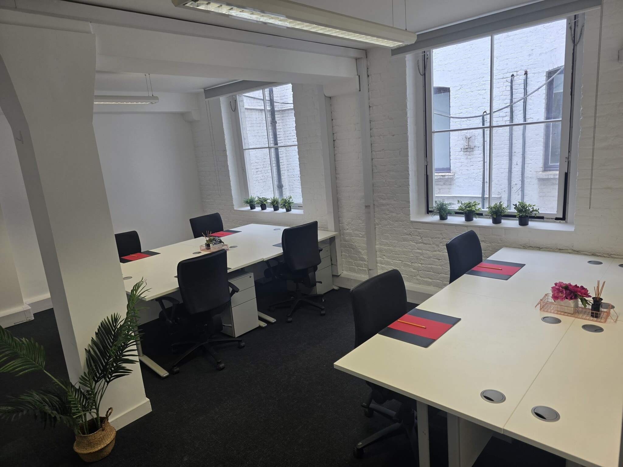 10 Whites Row, Londres à louer Photo intérieure– Image 1 sur 3