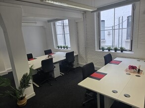 10 Whites Row, Londres à louer Photo intérieure– Image 1 sur 3