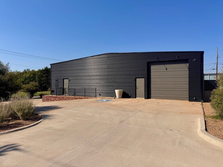 6500 N Shartel Ave, Oklahoma City, OK à vendre - Photo de l’immeuble – Image 1 sur 2