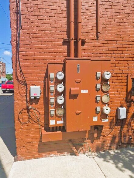 358 Broad St, Waverly, NY à vendre - Photo de l’immeuble – Image 2 sur 5