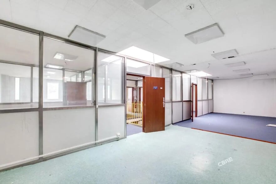 Local d’activités dans Rungis à louer - Photo intérieure – Image 3 sur 8