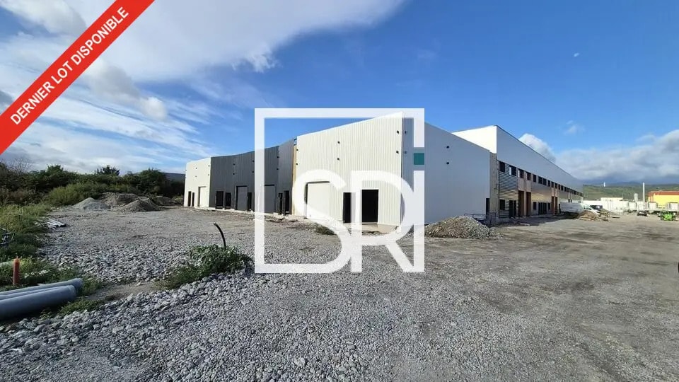 Industriel/Logistique dans Clermont-Ferrand à louer - Photo de l’immeuble – Image 2 sur 11