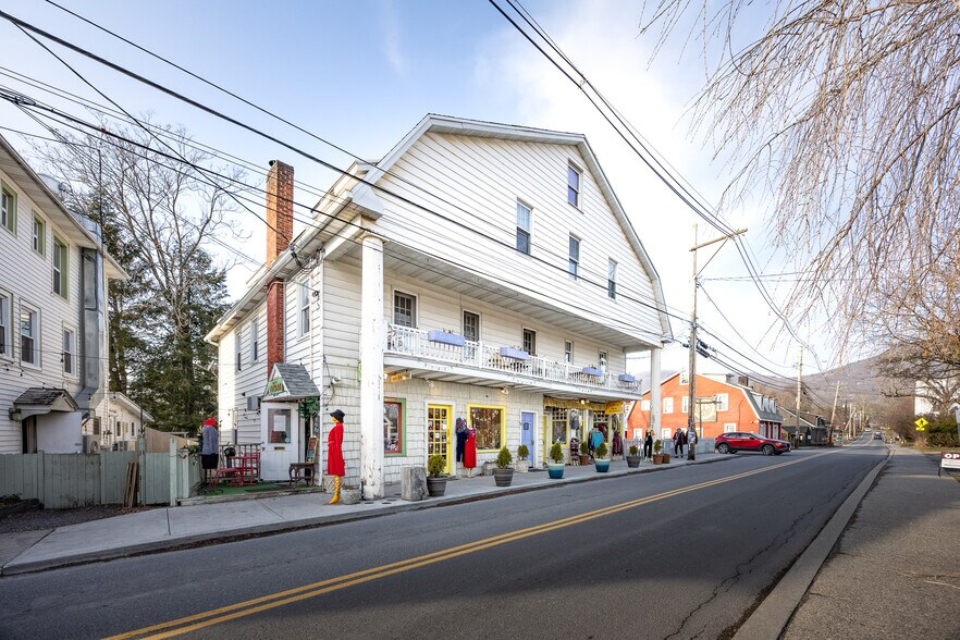 5-9 Rock City Rd, Woodstock, NY à vendre - Photo principale – Image 1 sur 35