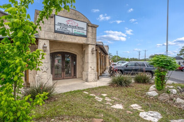801 N Main St, Boerne, TX à vendre - Photo de l’immeuble – Image 2 sur 16
