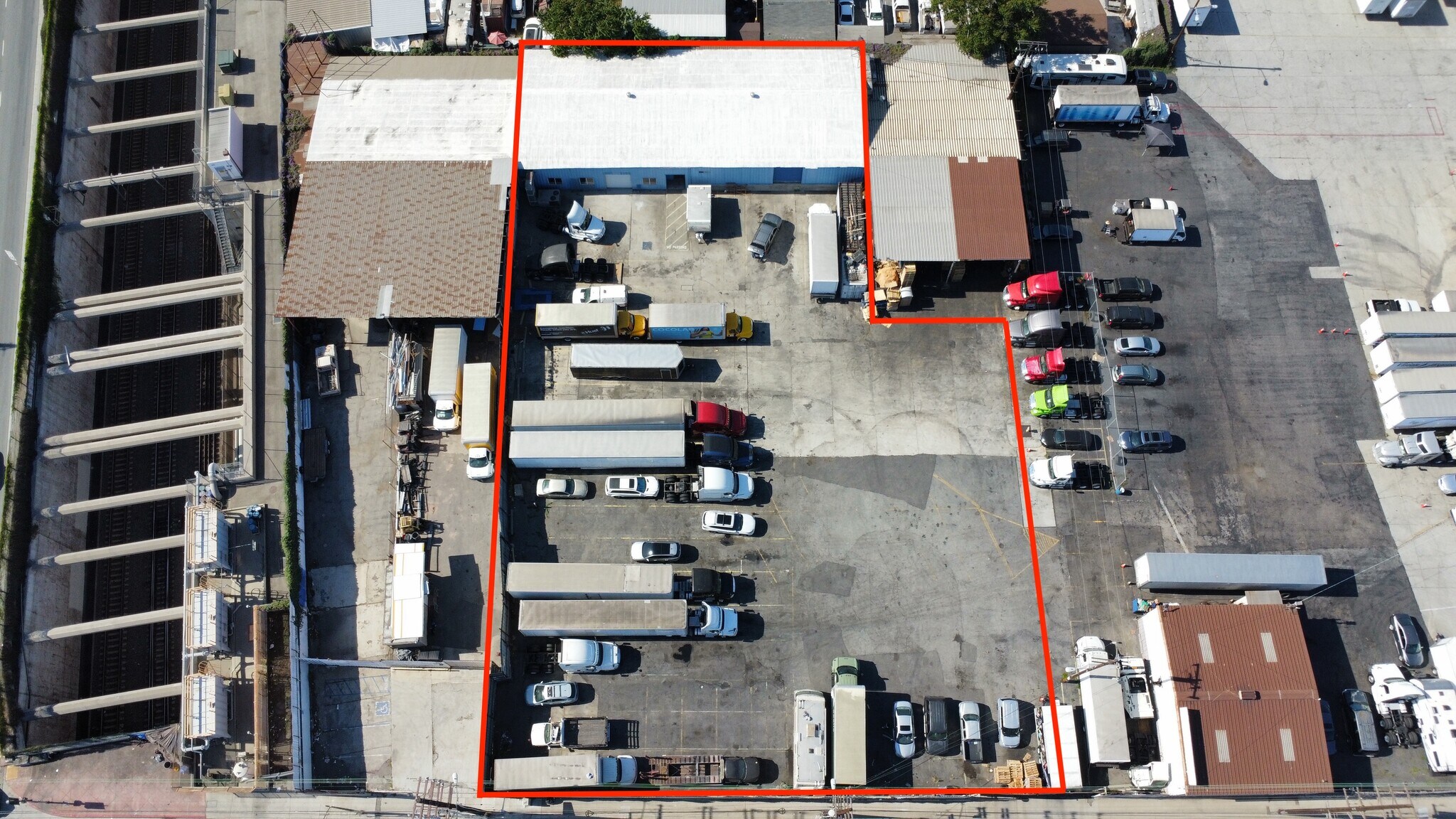 2205 Nadeau St, Huntington Park, CA à louer Photo de l’immeuble– Image 1 sur 10