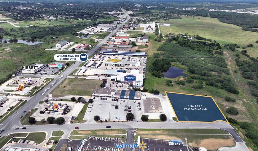 2087 W Oaklawn Rd, Pleasanton, TX à louer - Photo principale – Image 1 sur 10