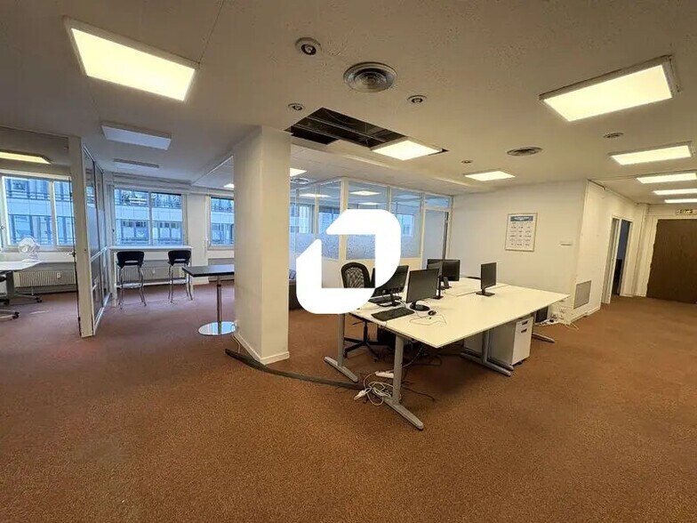 Bureau dans Lyon à louer - Photo de l’immeuble – Image 1 sur 7