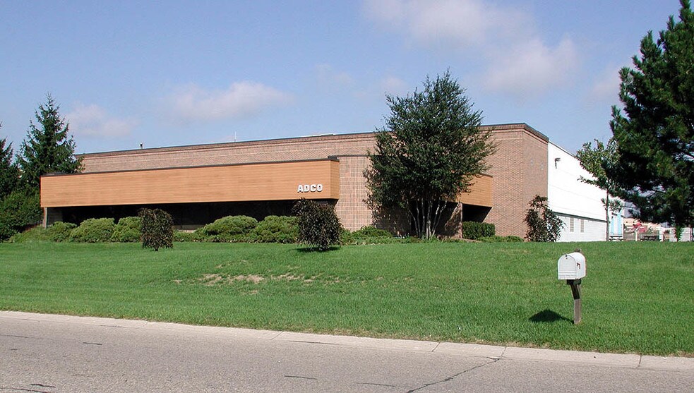 1900 Northfield Dr, Rochester Hills, MI à vendre - Autre – Image 2 sur 9