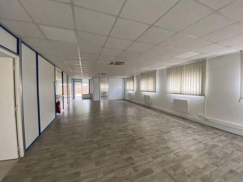 Local d’activités dans Le Petit-Quevilly à louer - Photo intérieure – Image 3 sur 4