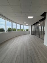 500 N Dixie Hwy, Hallandale Beach, FL à louer Photo intérieure– Image 1 sur 2