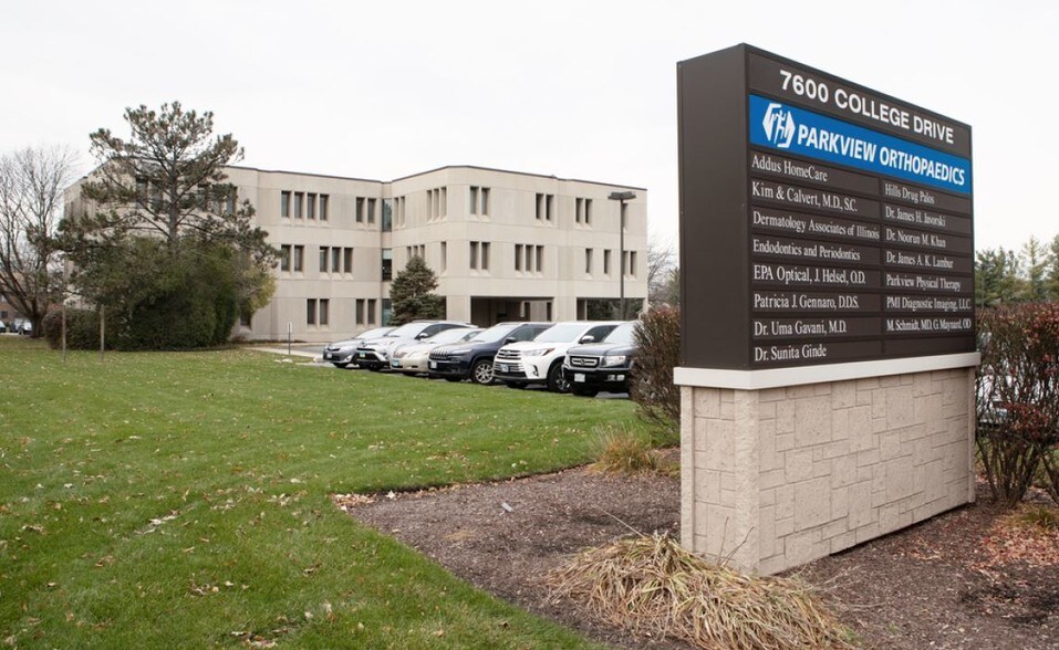 7600 College Dr, Palos Heights, IL à louer - Photo de l’immeuble – Image 2 sur 7
