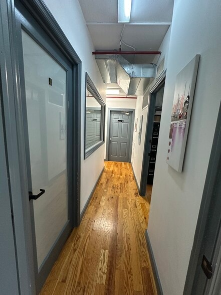 525 Court St, Brooklyn, NY à louer - Photo de l’immeuble – Image 3 sur 15