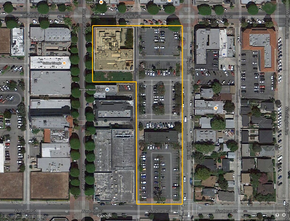 13002-13006 Philadelphia St, Whittier, CA à louer Photo de l’immeuble– Image 1 sur 2