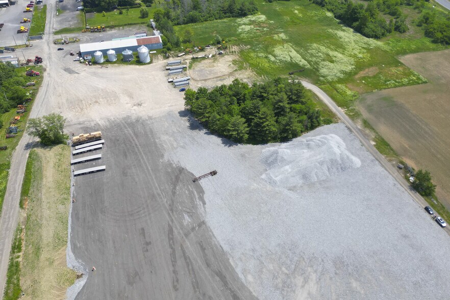 116 Boul Fortin, Saint-Bernard-de-Lacolle, QC à louer - Photo de l’immeuble – Image 3 sur 10