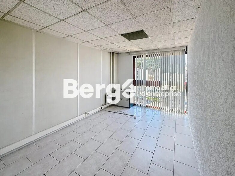 Bureau dans Mouans-Sartoux à louer - Photo de l’immeuble – Image 3 sur 6