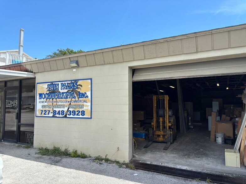 7816 Clark Moody Blvd, Port Richey, FL à vendre - Photo de l’immeuble – Image 3 sur 12