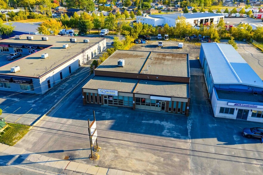 2121 Lasalle Blvd, Sudbury, ON à vendre - Photo de l’immeuble – Image 2 sur 13