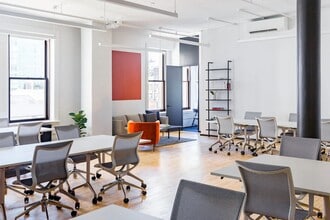 900 Broadway, New York, NY à louer Photo intérieure– Image 2 sur 6