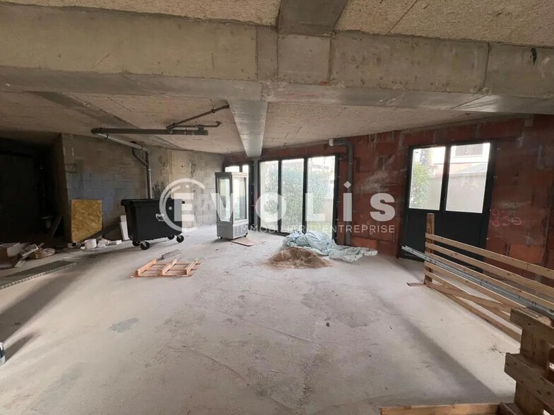 Local commercial dans Villiers-sur-Marne à louer - Photo de l’immeuble – Image 1 sur 3