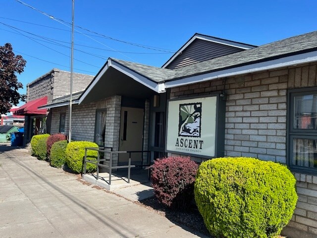 185 NE 4th St, Prineville, OR à louer - Photo de l’immeuble – Image 1 sur 10